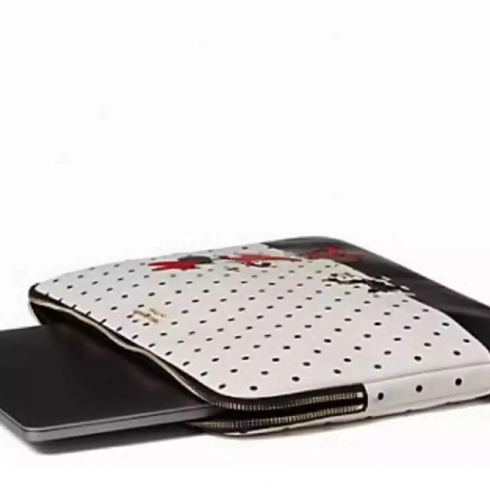 New Kate Spade Disney X Minnie Mouse Universal Laptop Sleeve Black White